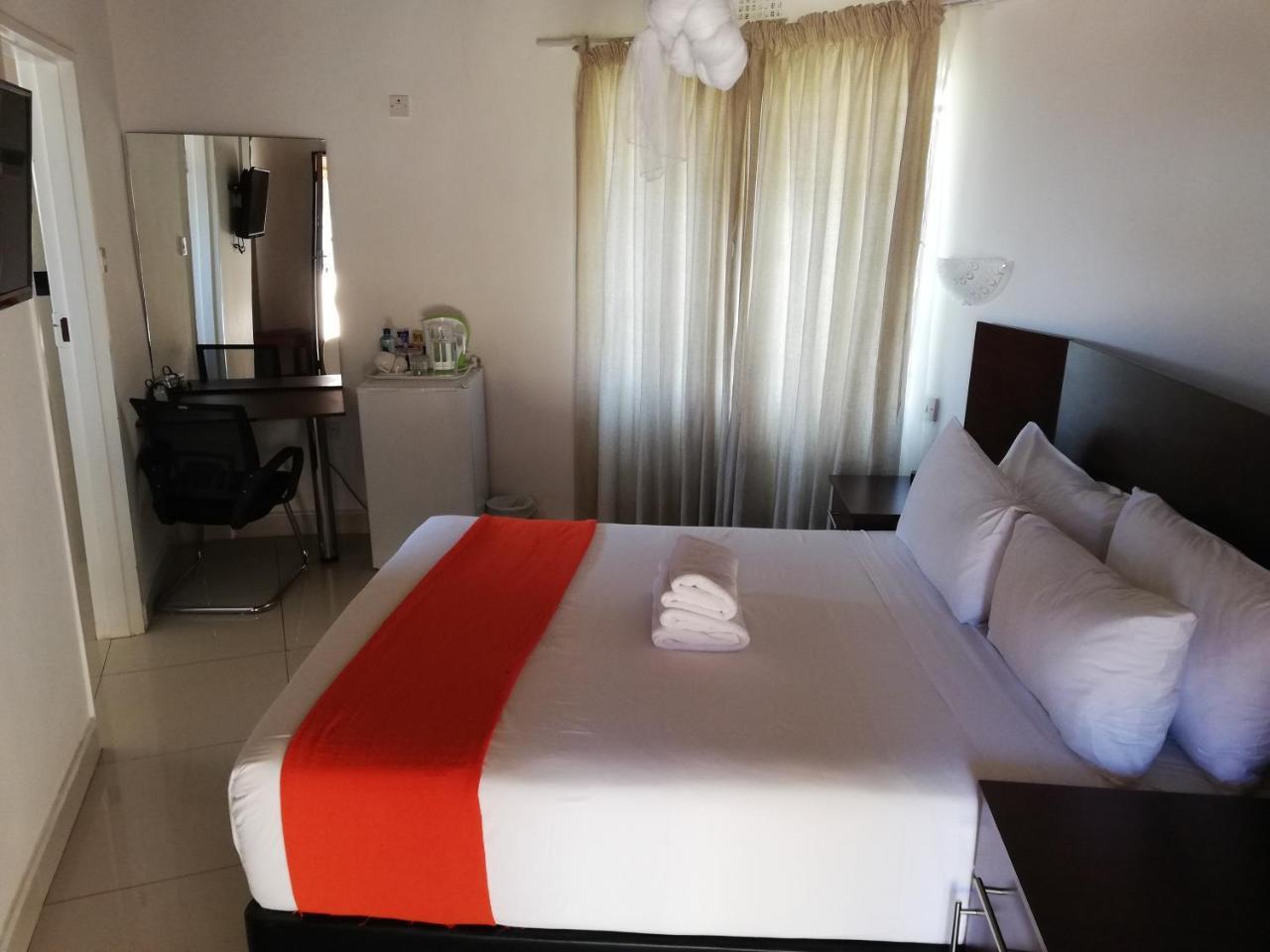 Nkanga Hotel Касане Экстерьер фото